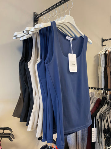 Camiseta básica con forro licra