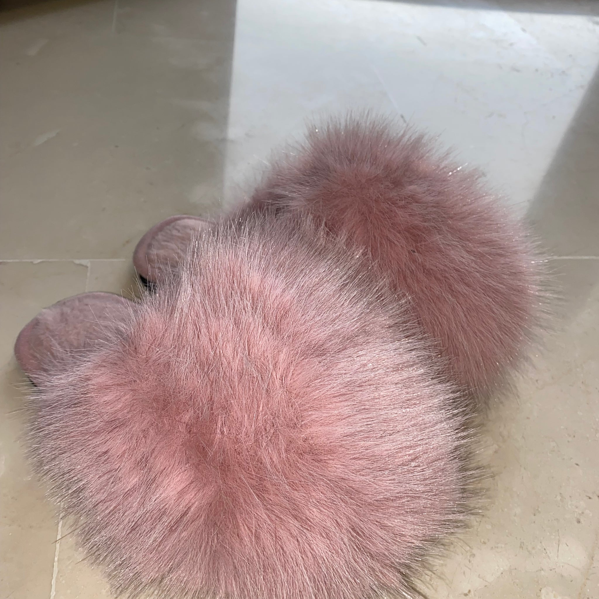 Zapatilla de brillos