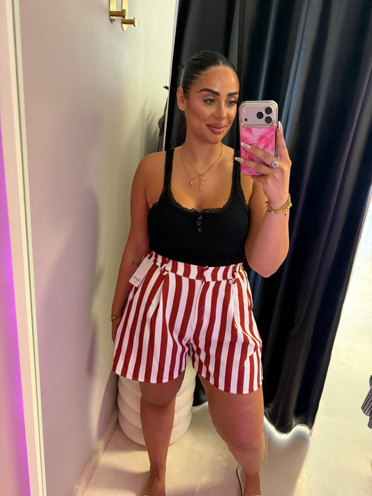 Pantalón corto raya