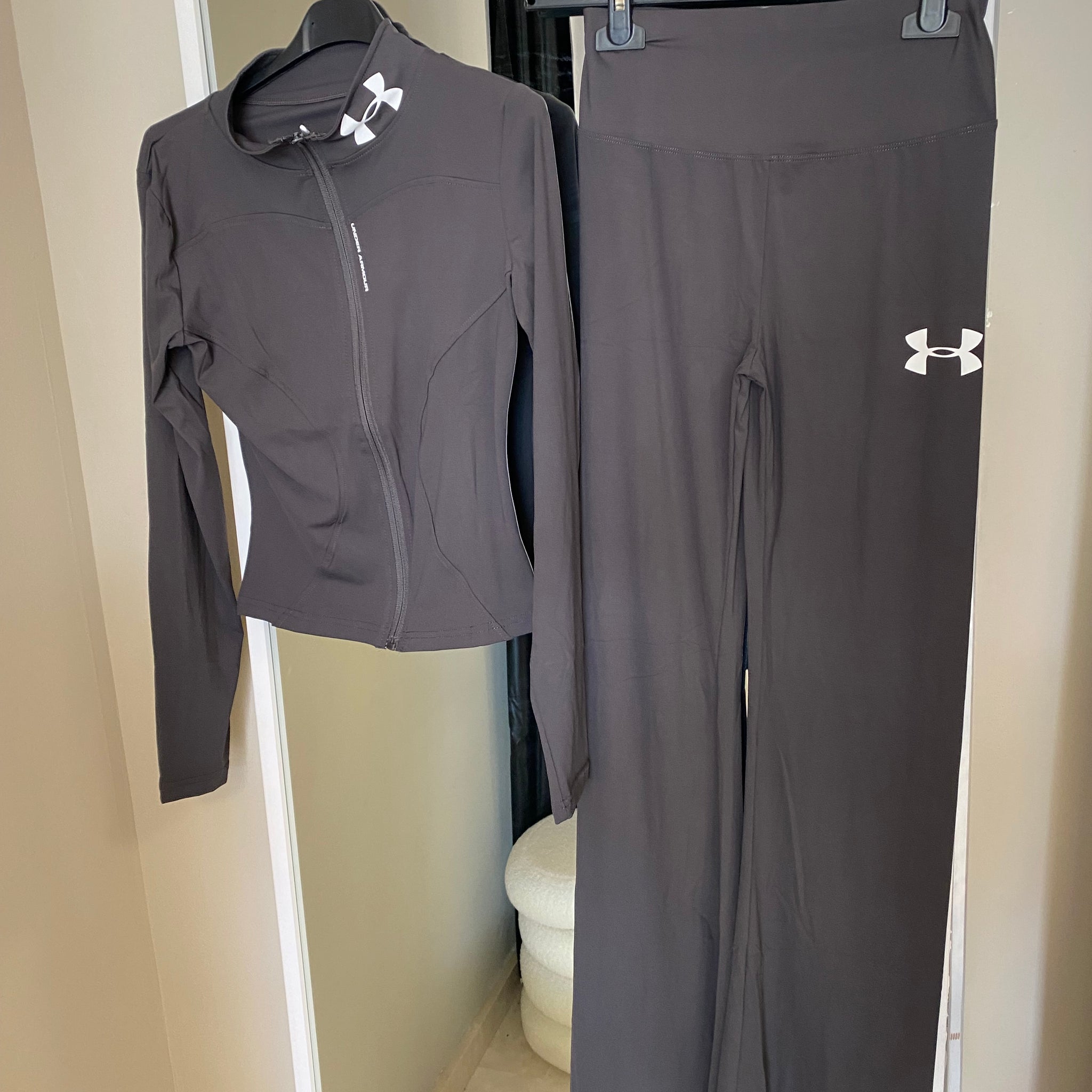 Under logo grande/campana