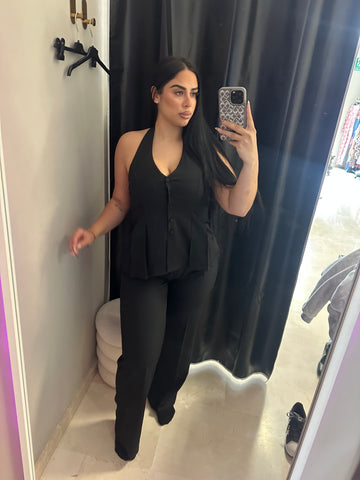 Traje Elegancia con lazo en la espalda
