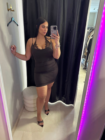 Vestido encaje tirante