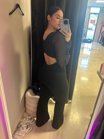 Mono Nike espalda al aire